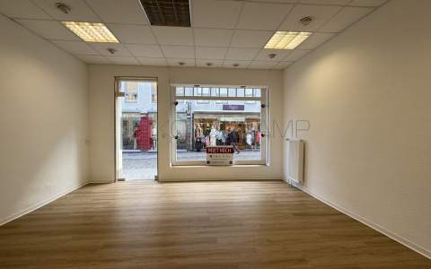 Verkaufsfläche mit Schaufenster