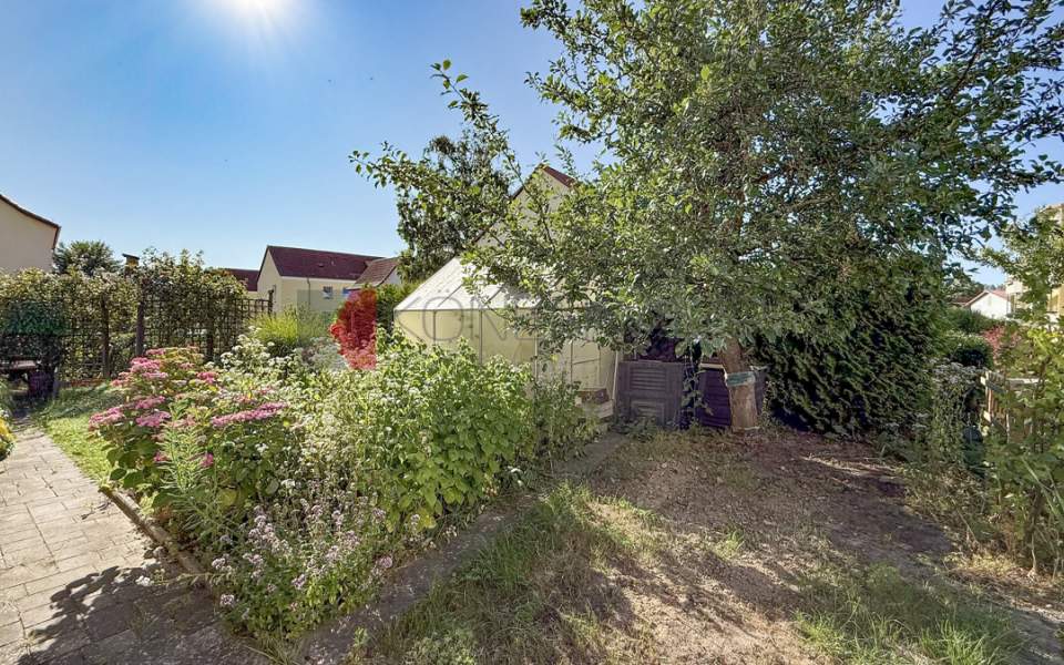 Garten Nordwest-Nordostseite