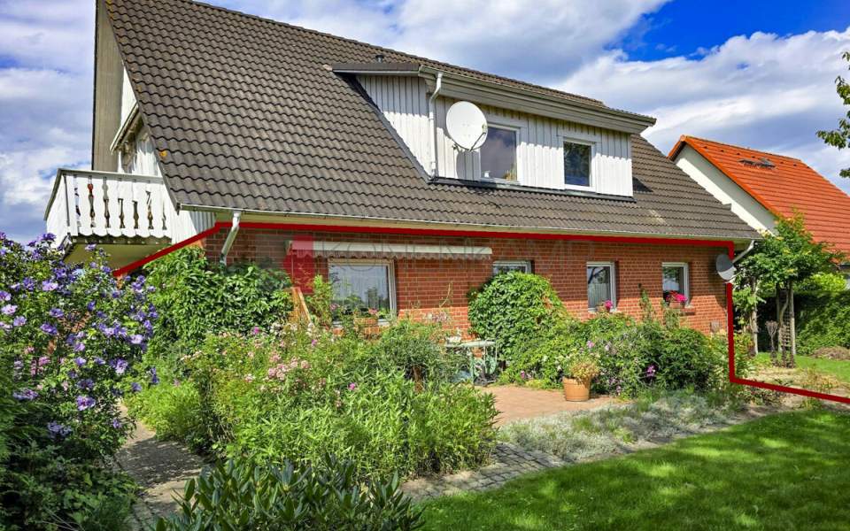 Südansicht mit Terrasse