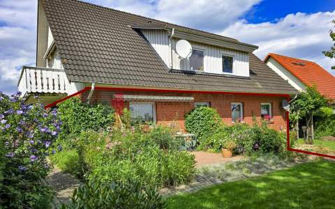 Südansicht mit Terrasse