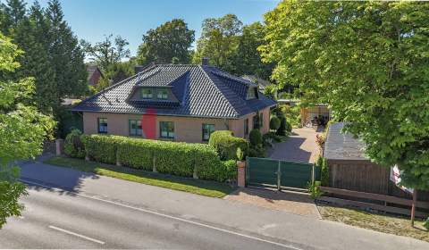 Großer Bungalow in Stadtrandlage