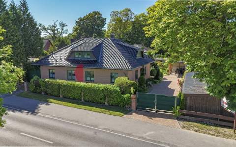 Großer Bungalow in Stadtrandlage
